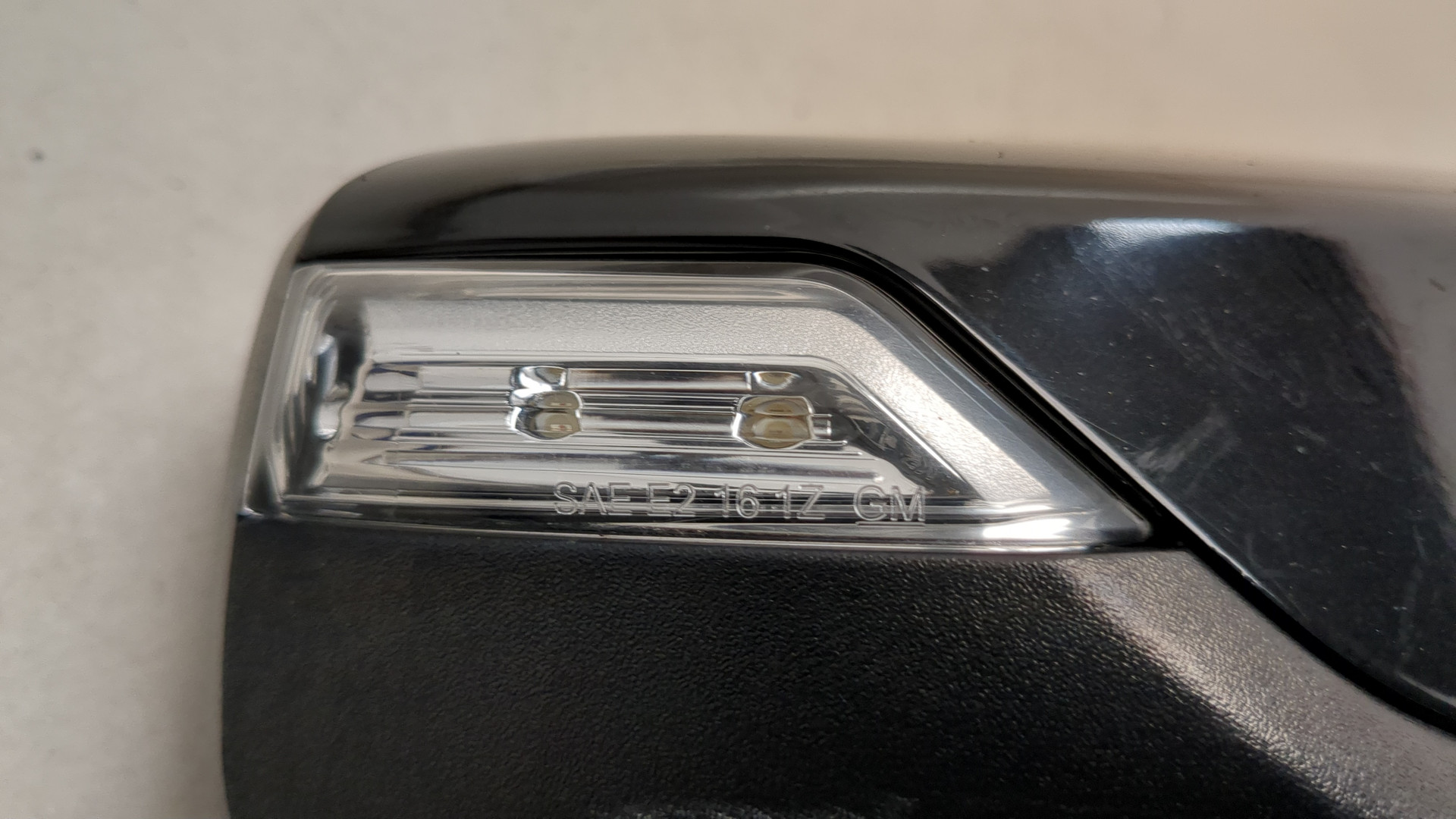 Зеркало правое электрическое