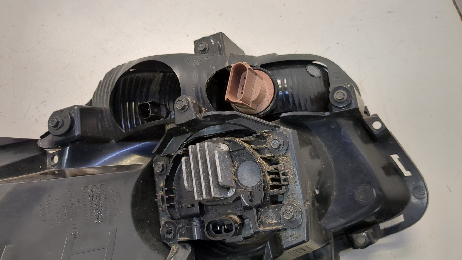 Фара противотуманная левая