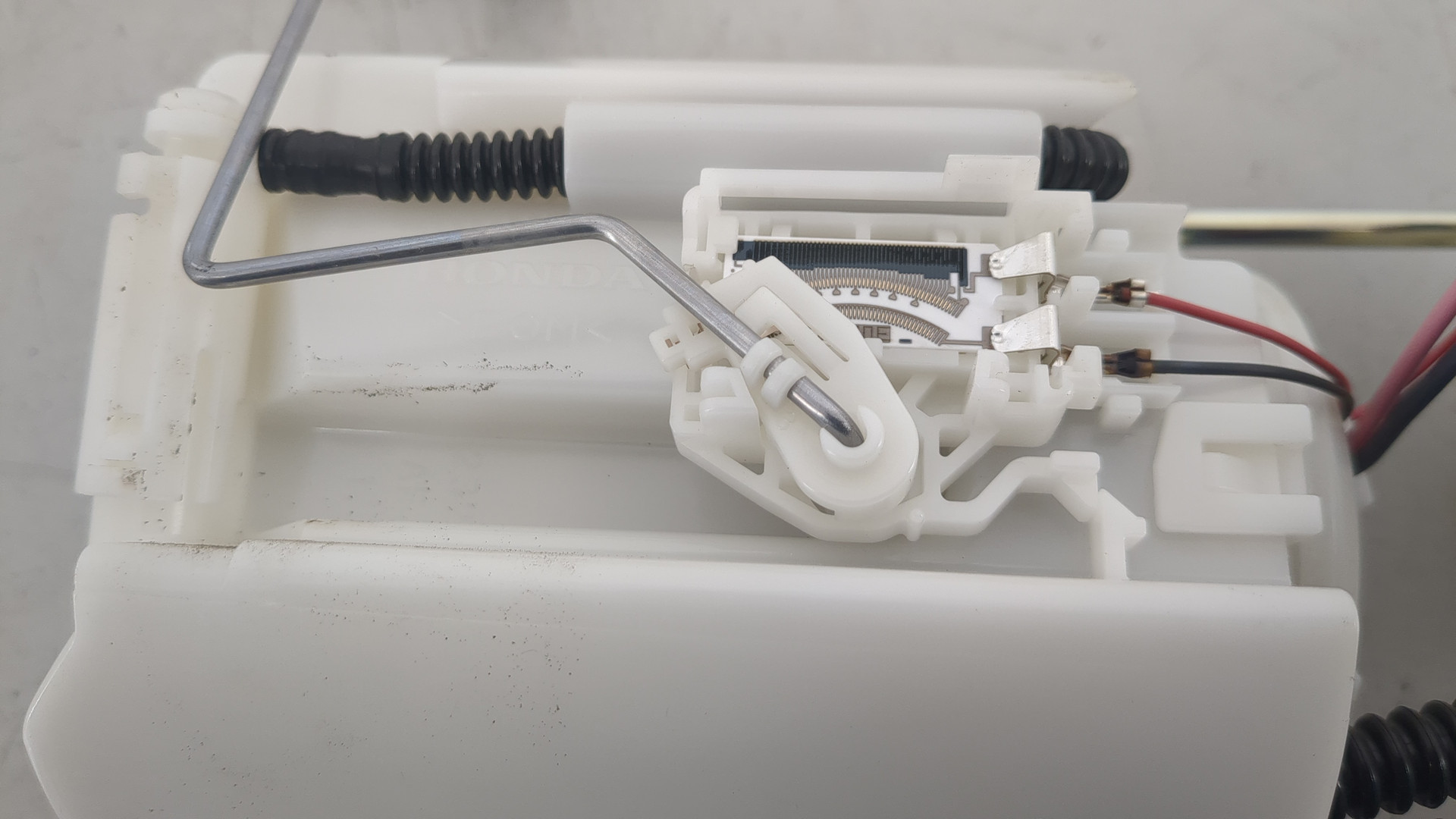 Насос топливный электрический