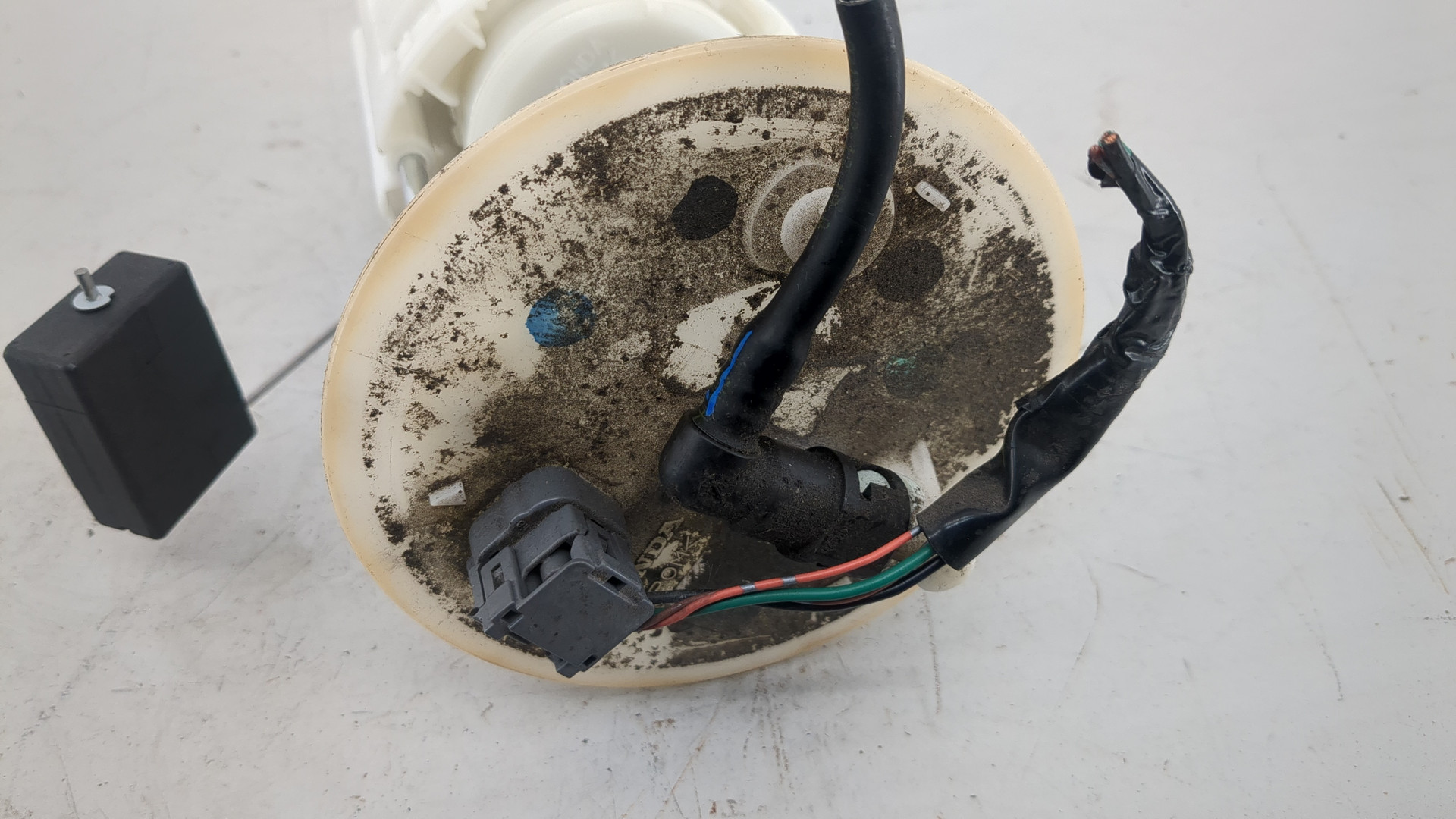 Насос топливный электрический