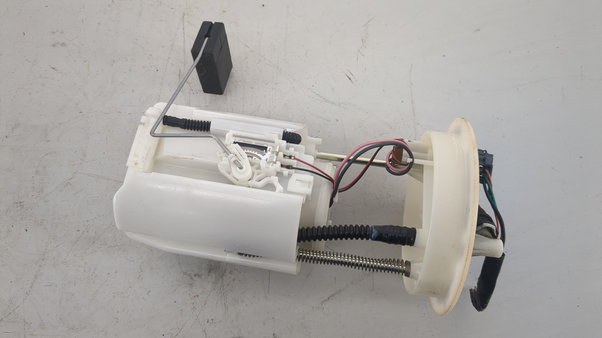 Насос топливный электрический