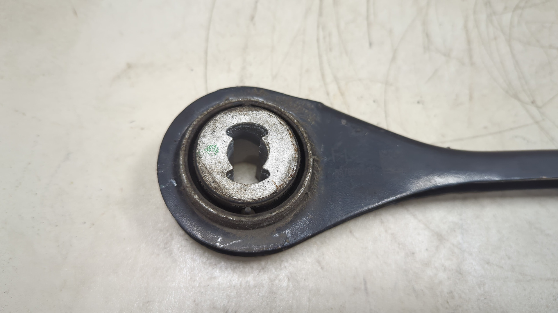 Рычаг задний правый