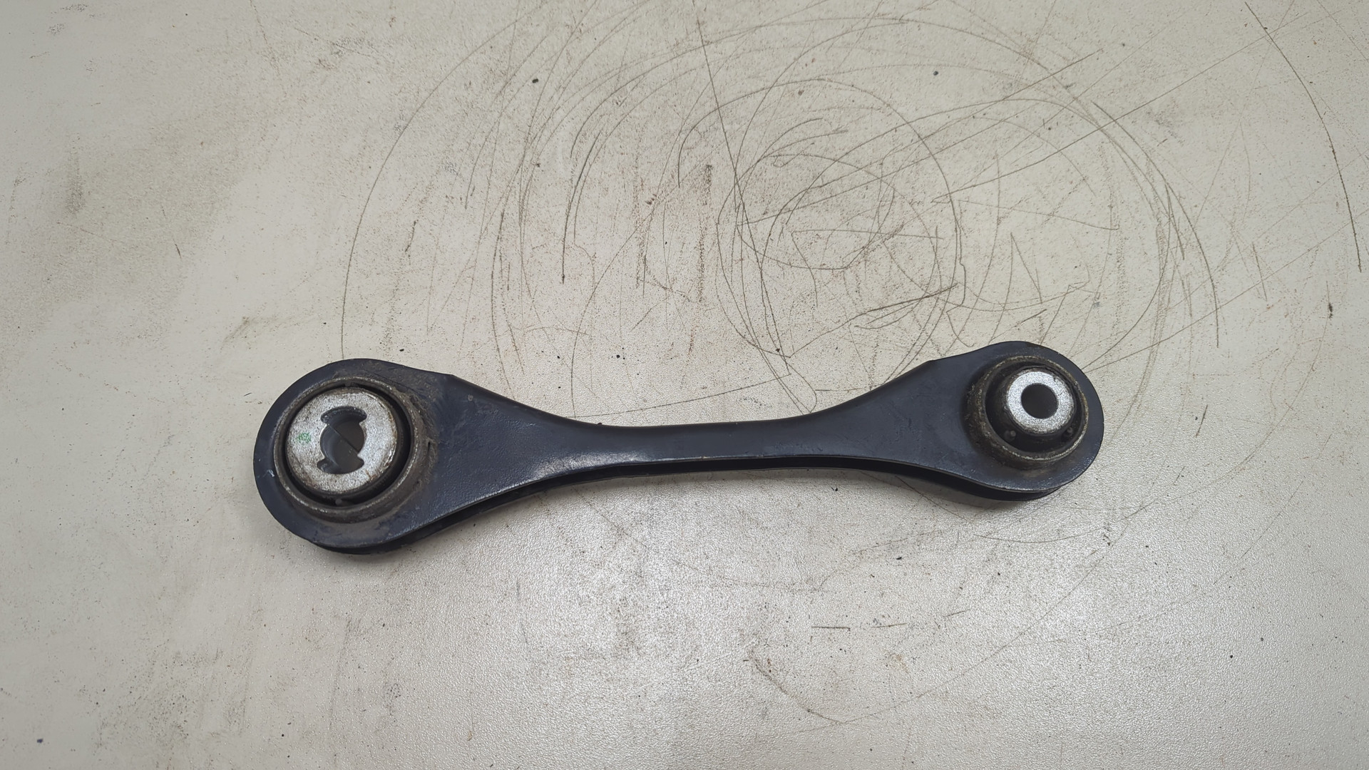 Рычаг задний правый