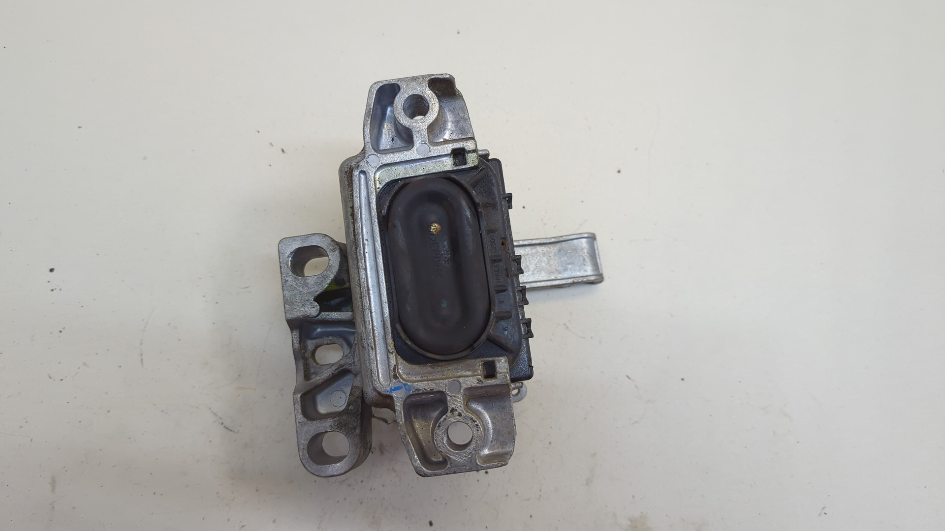 Опора двигателя