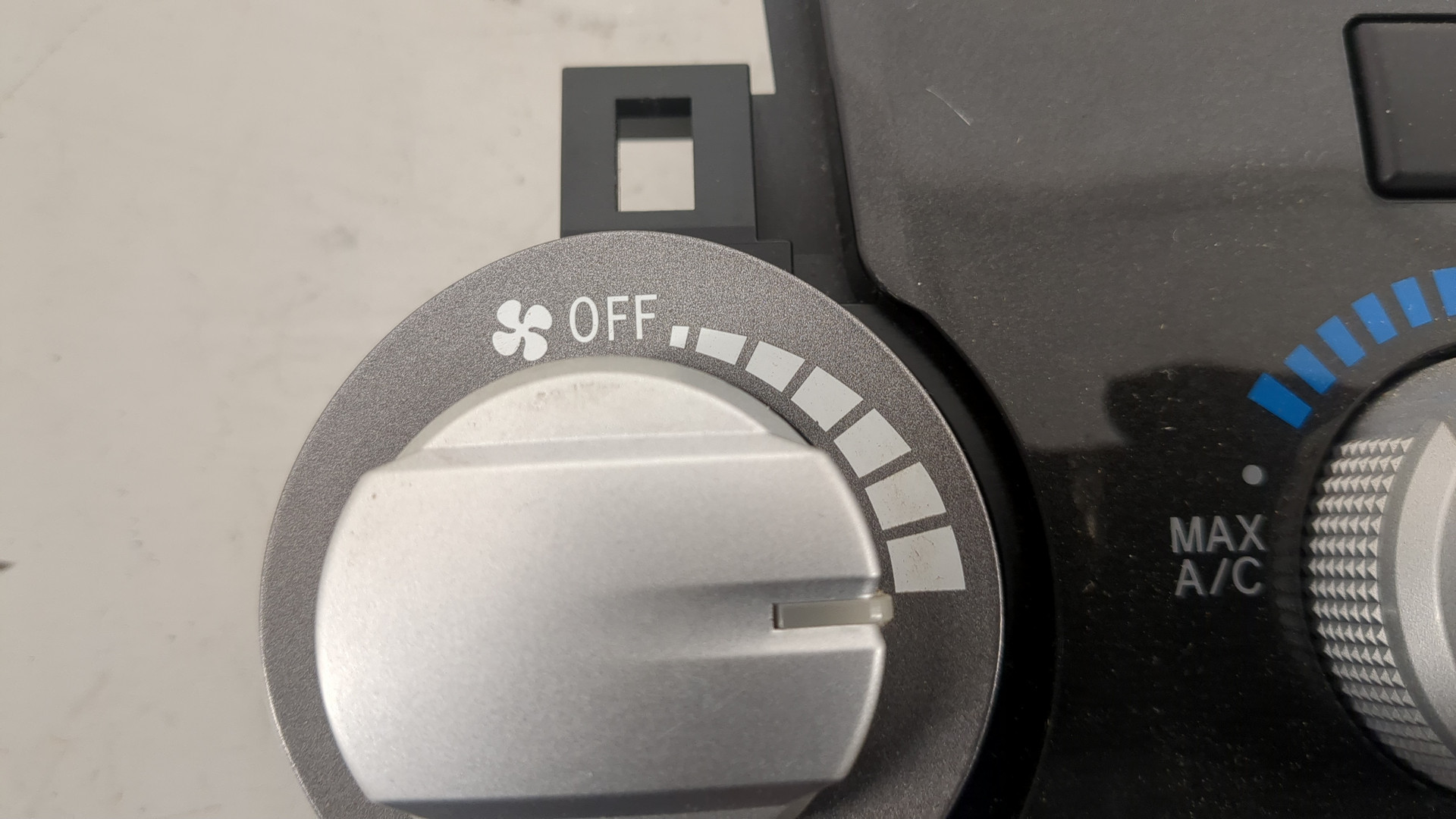 Переключатель отопителя