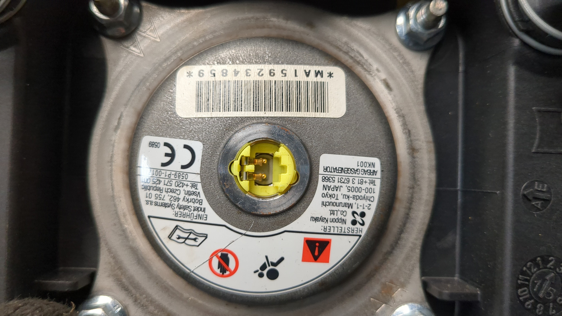 Подушка безопасности в рулевое колесо