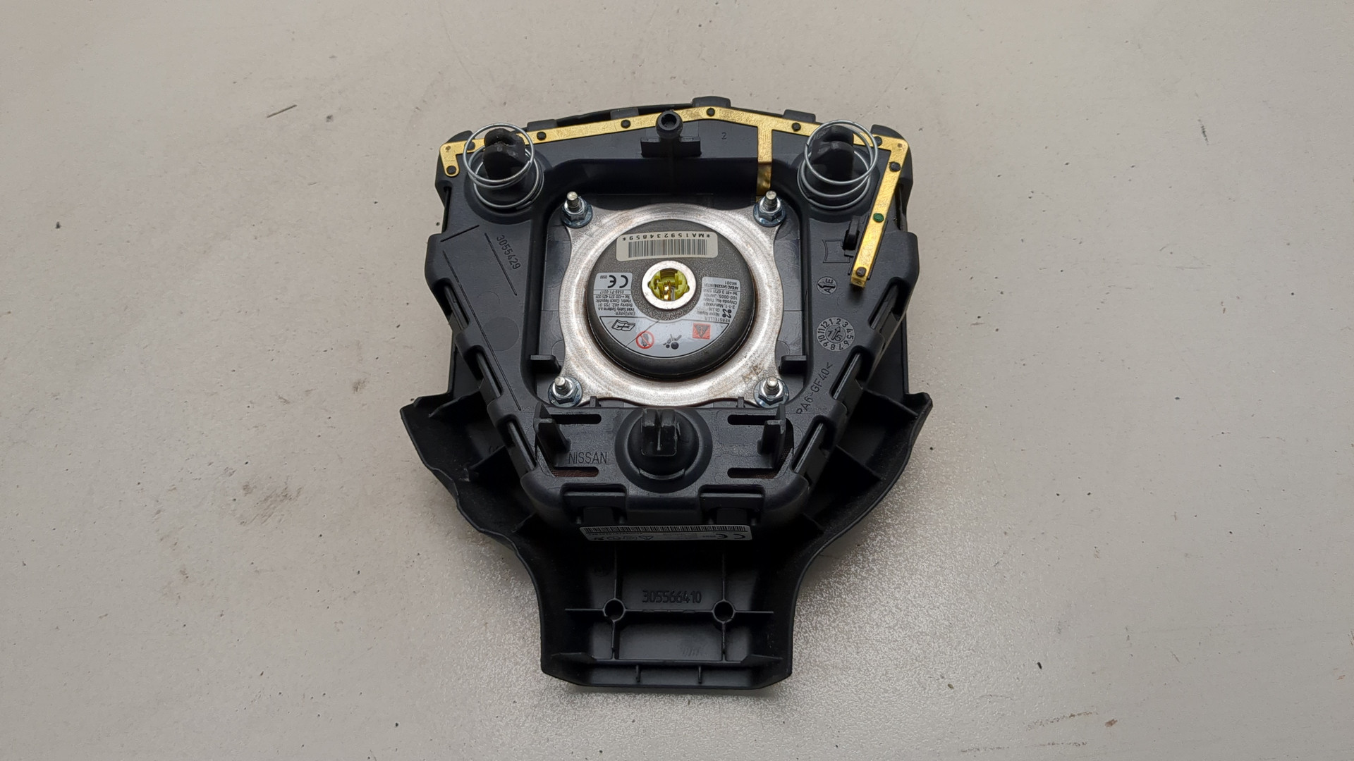 Подушка безопасности в рулевое колесо