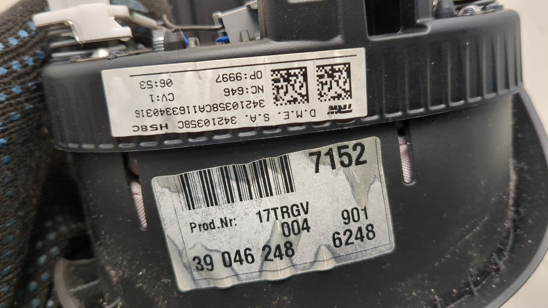 Подушка безопасности в рулевое колесо