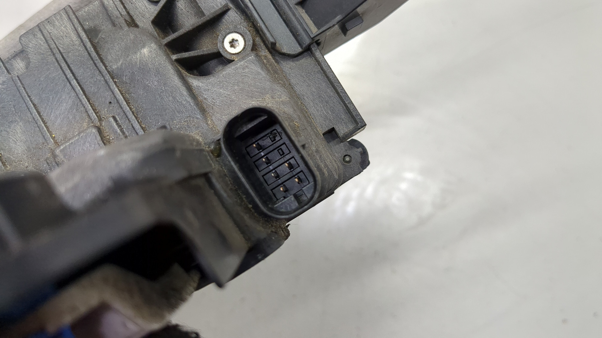 Замок двери задней правой