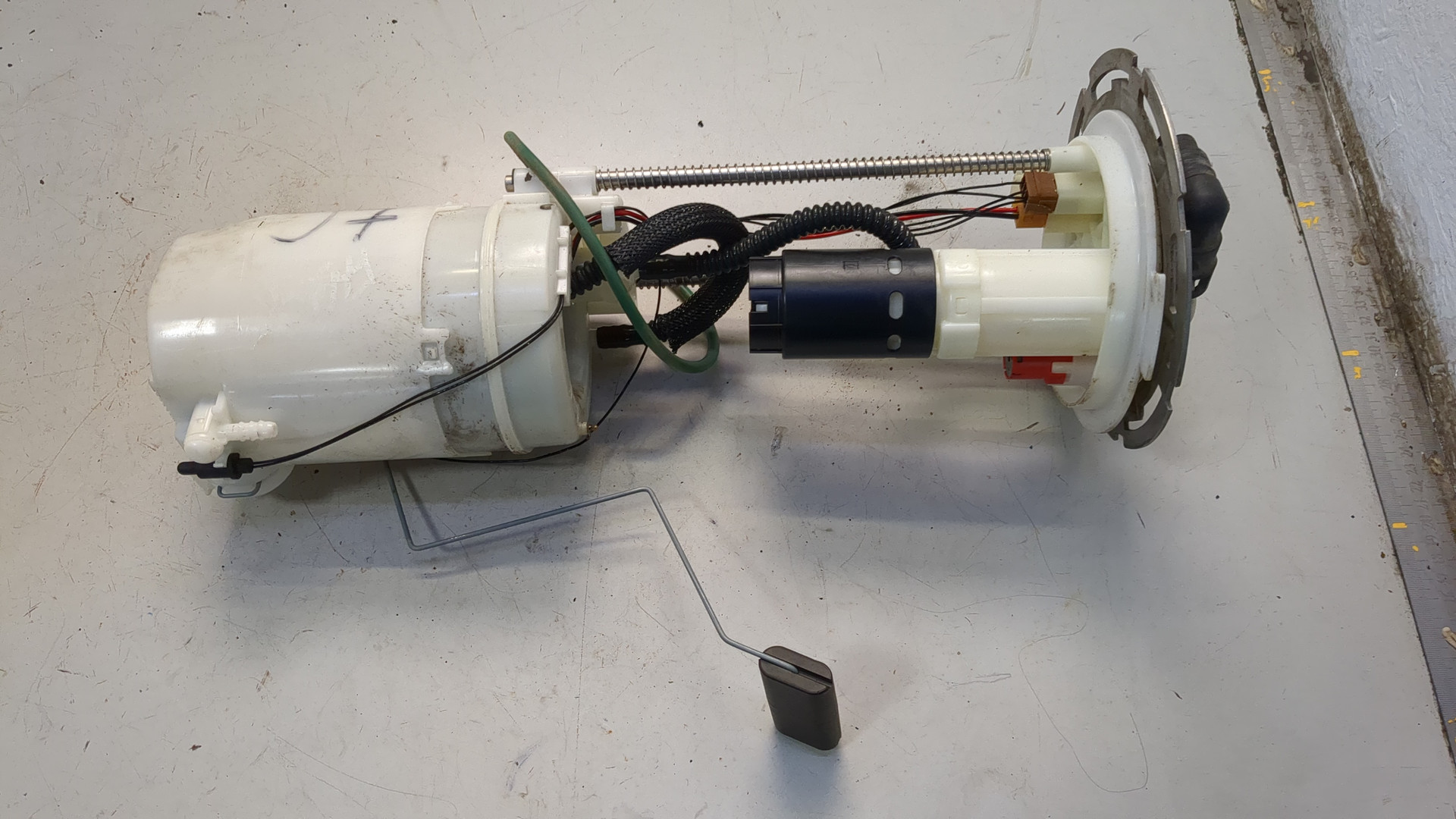 Насос топливный электрический