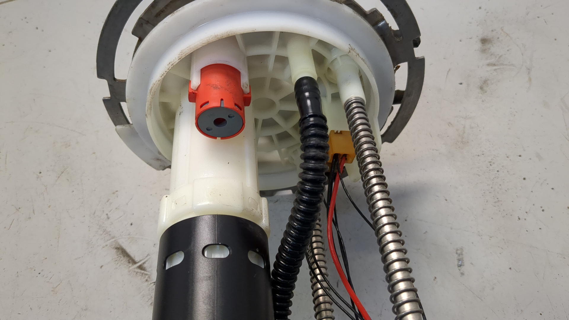 Насос топливный электрический