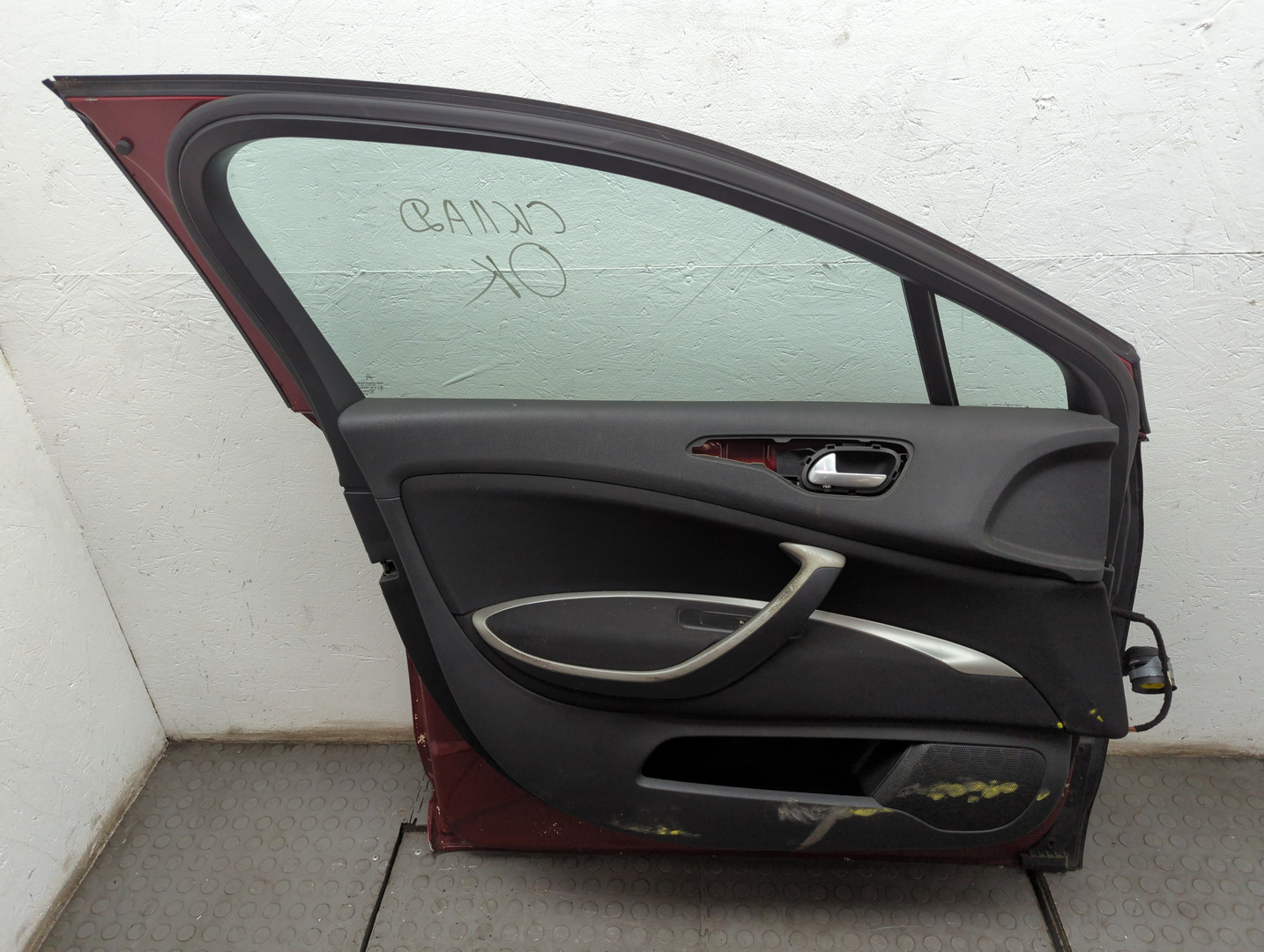 Дверь передняя левая