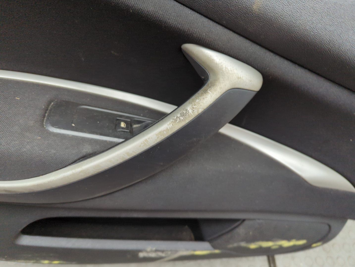 Дверь передняя левая