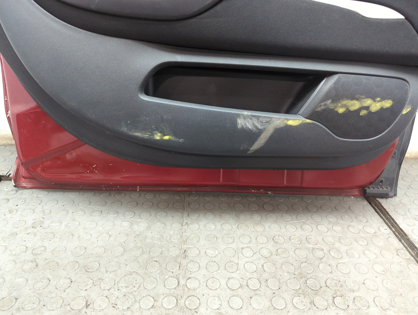 Дверь передняя левая