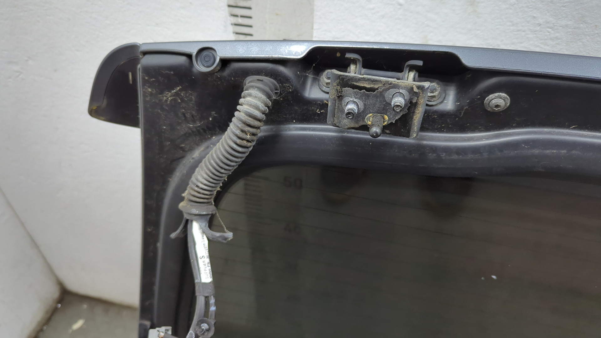 Дверь багажника