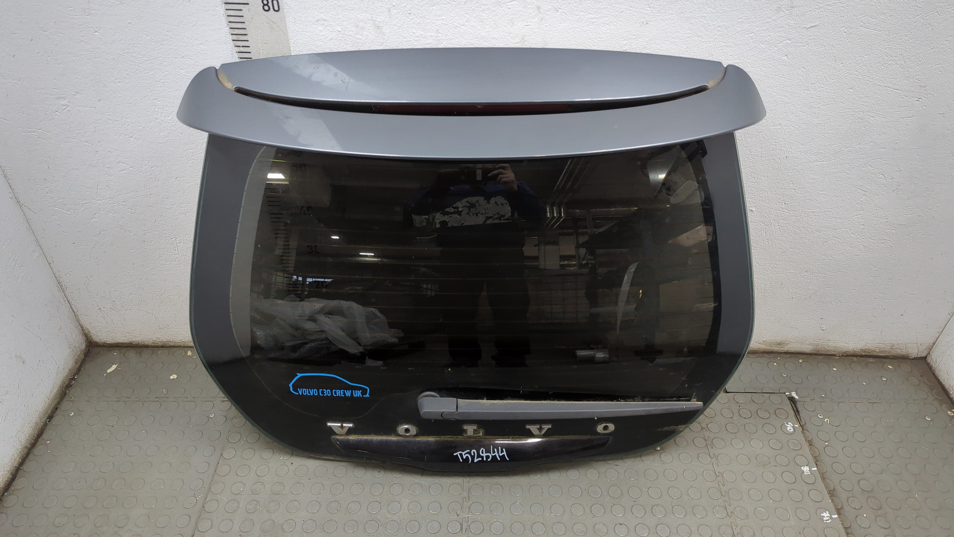 Дверь багажника