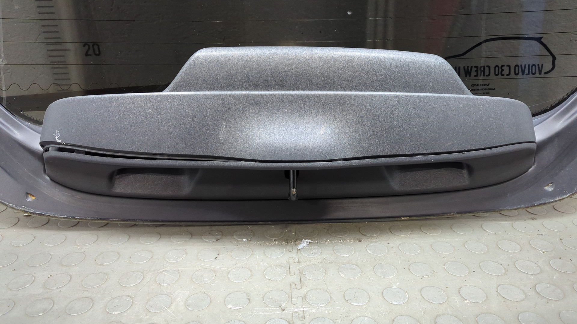 Дверь багажника