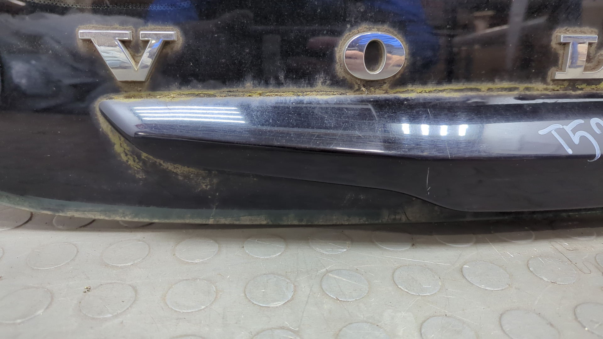 Дверь багажника