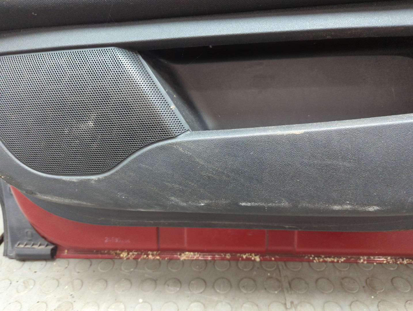 Дверь передняя правая