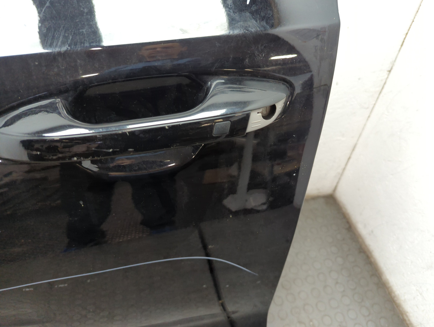 Дверь передняя левая