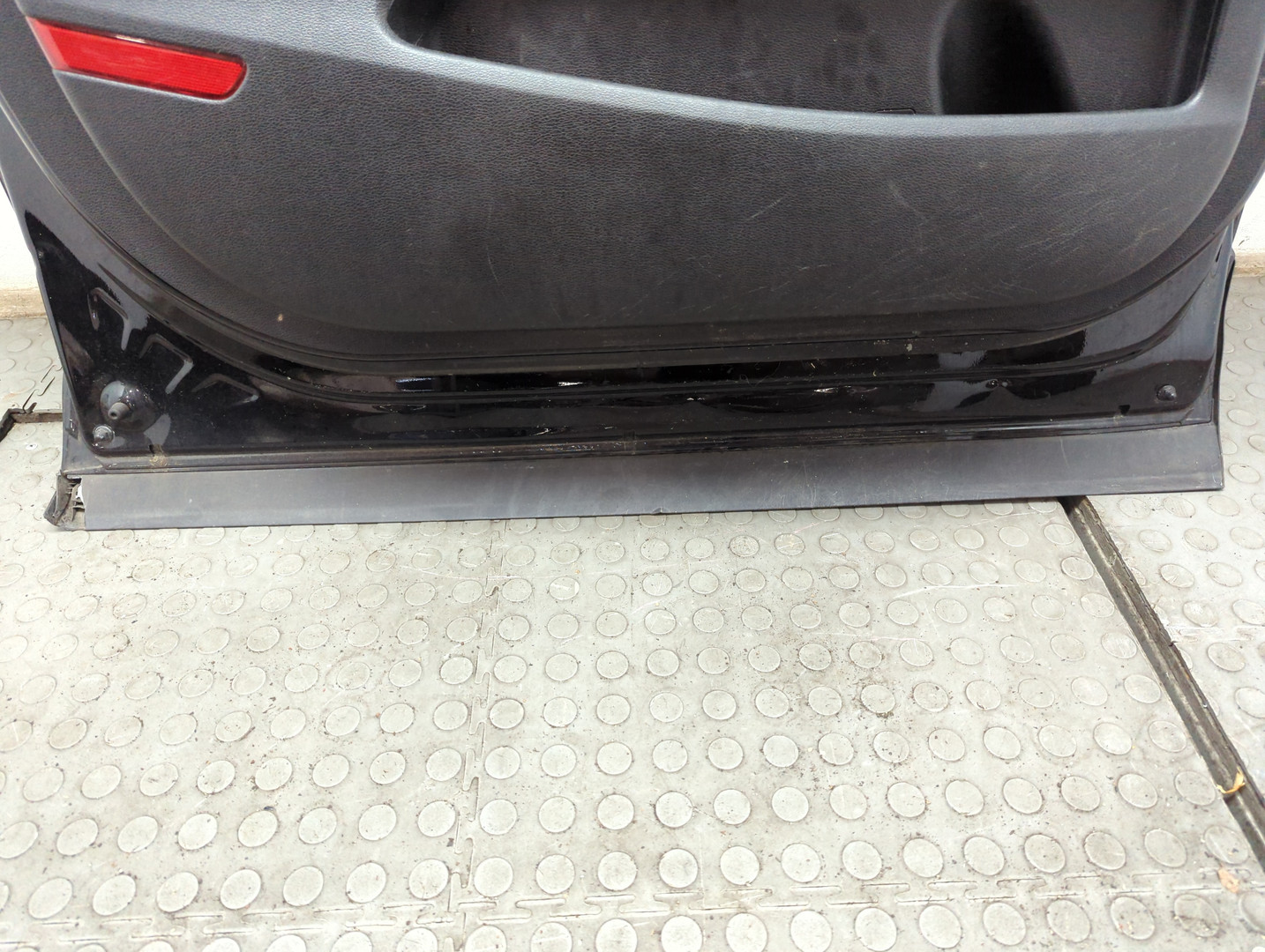 Дверь передняя левая