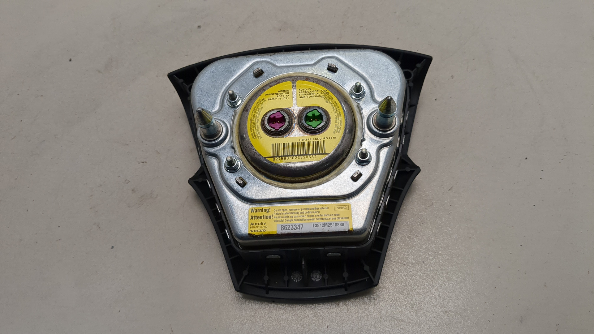 Подушка безопасности в рулевое колесо