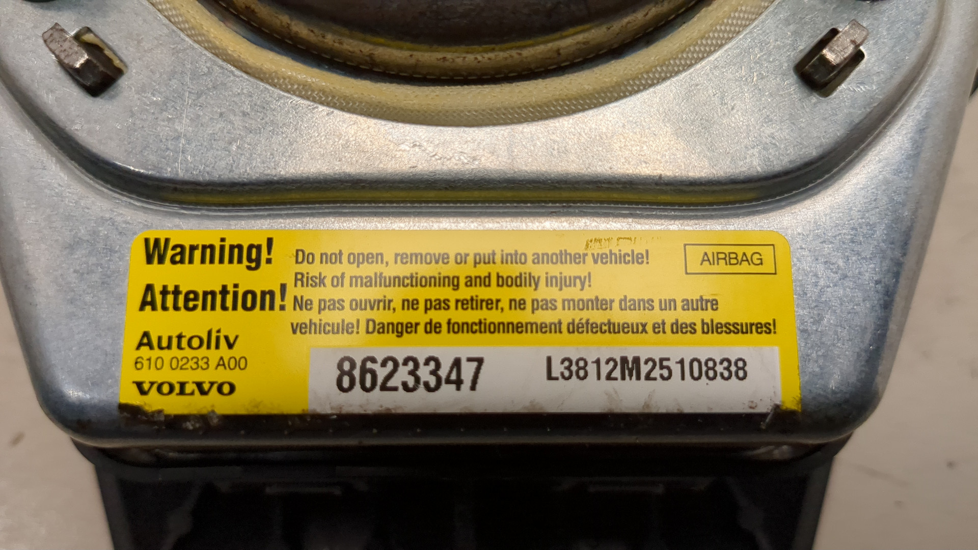 Подушка безопасности в рулевое колесо