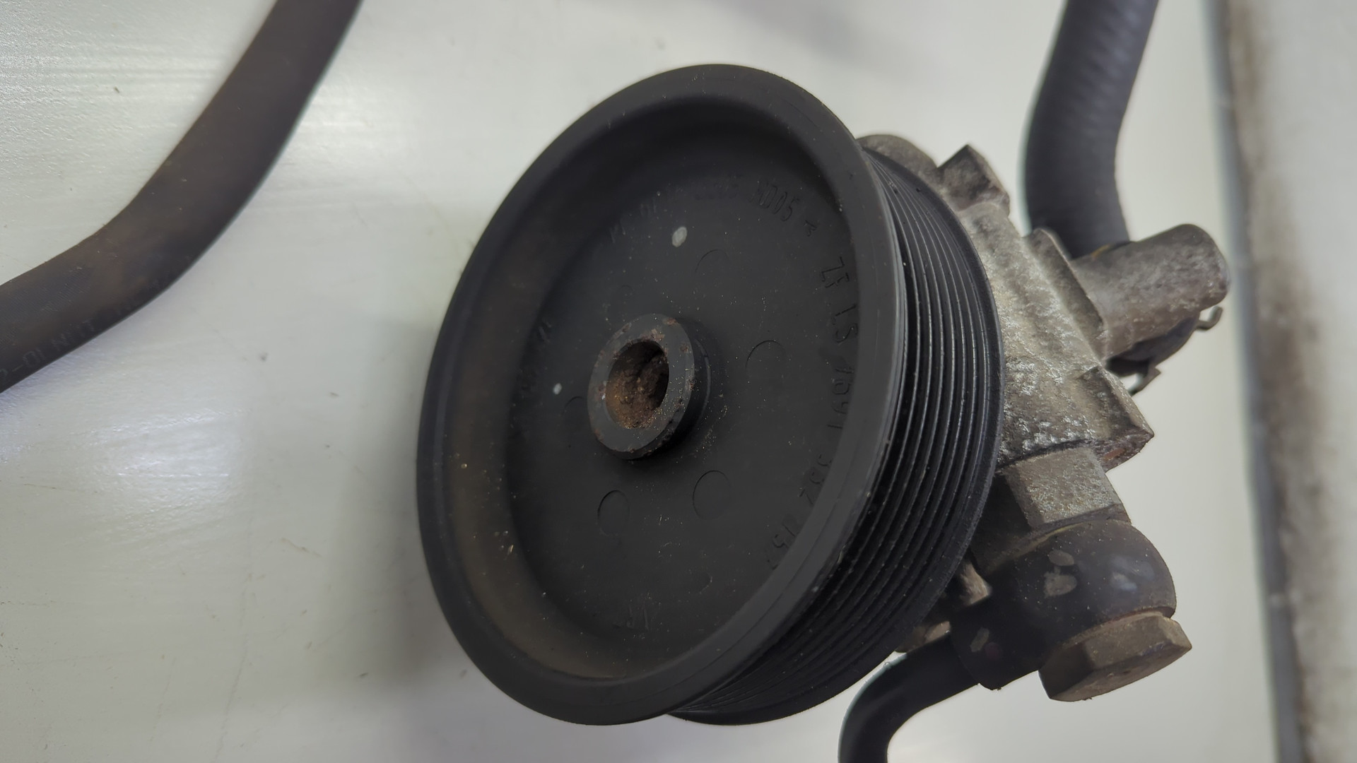 Насос ГУР (гидроусилитель руля)