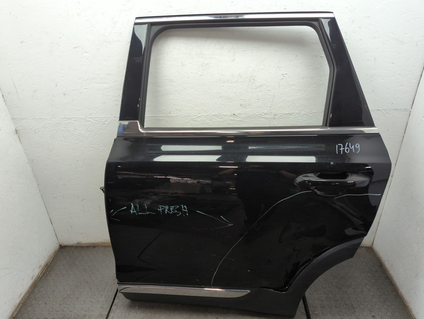 Дверь задняя левая