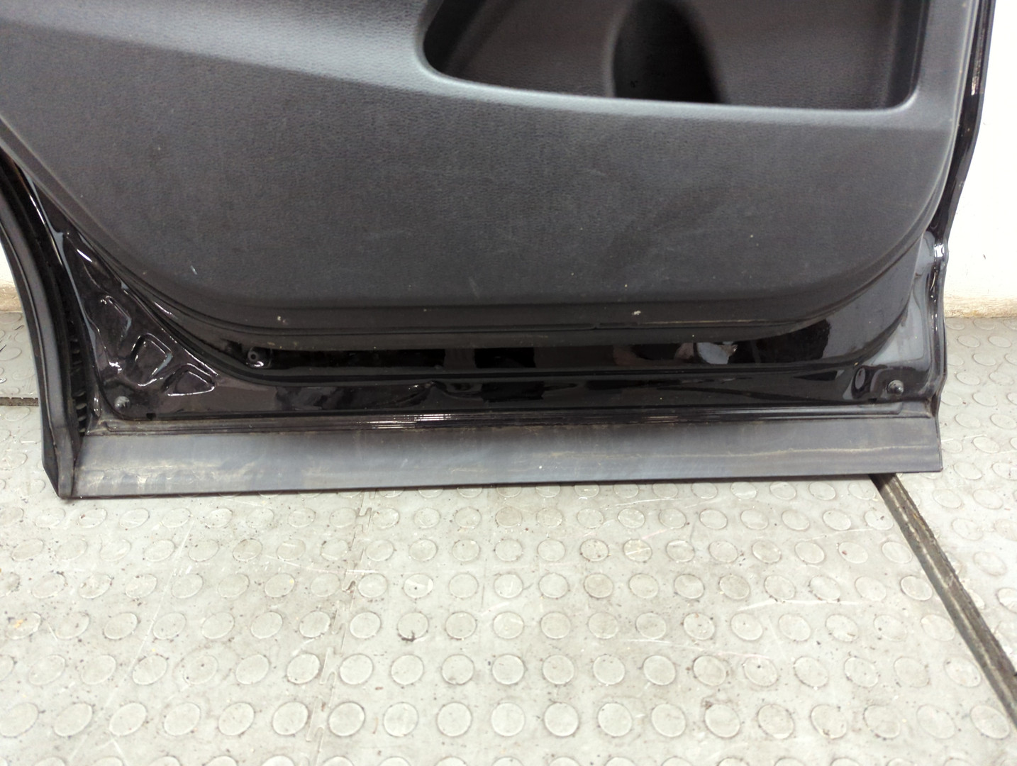 Дверь задняя левая