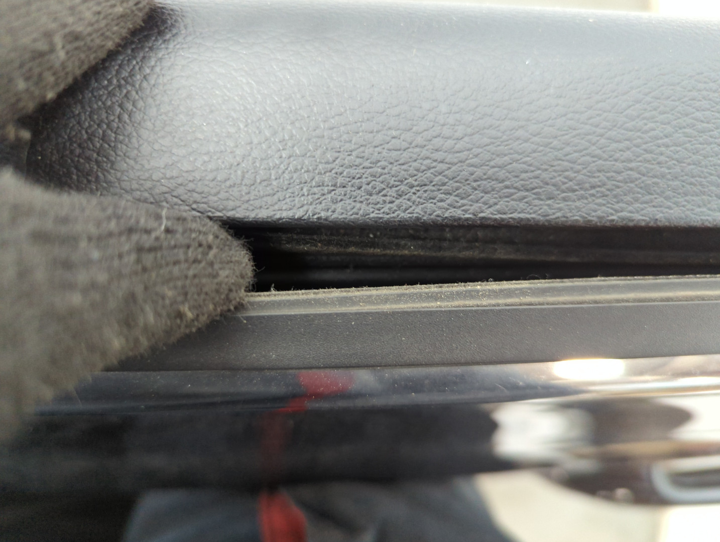 Дверь задняя левая