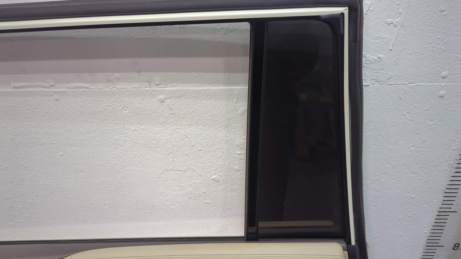 Дверь задняя правая