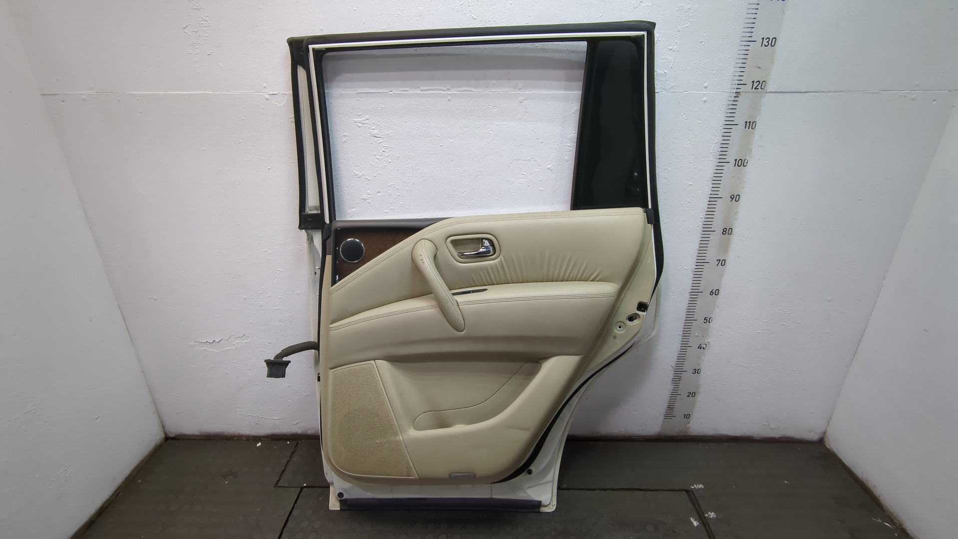 Дверь задняя правая