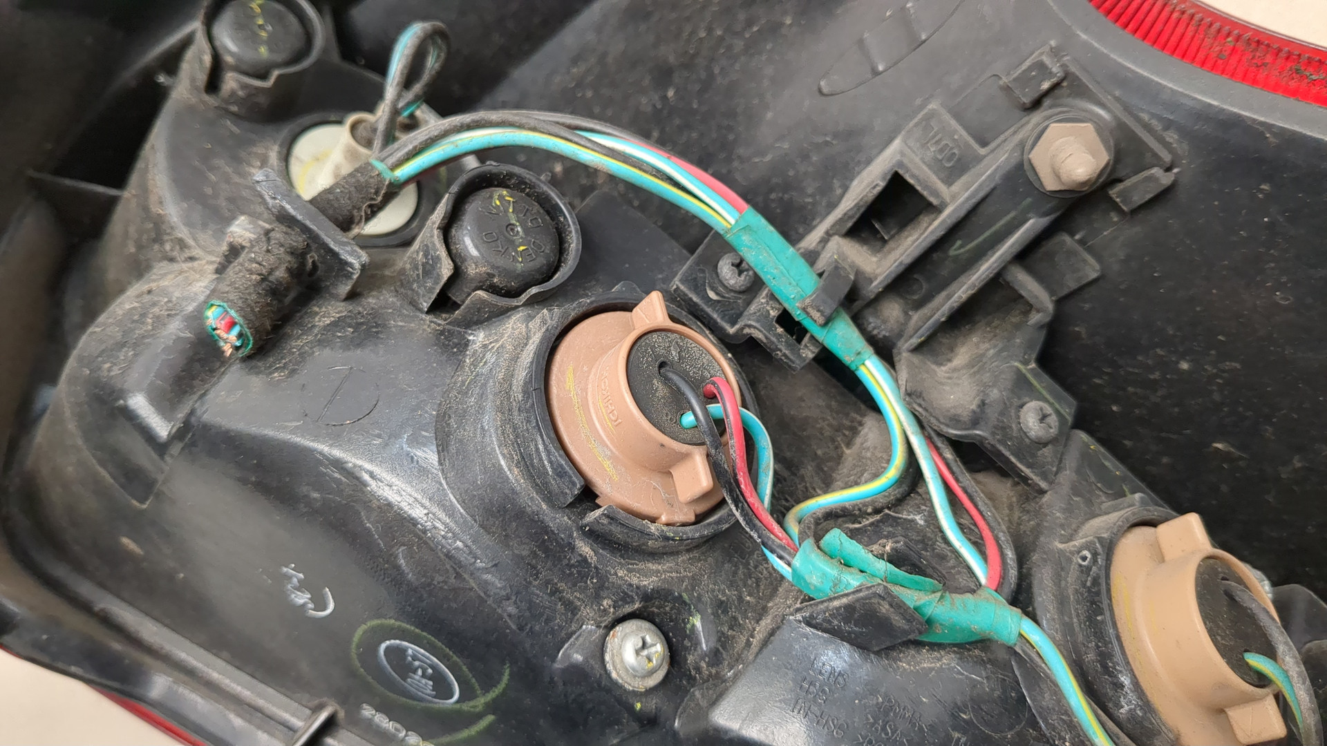 Фонарь задний левый