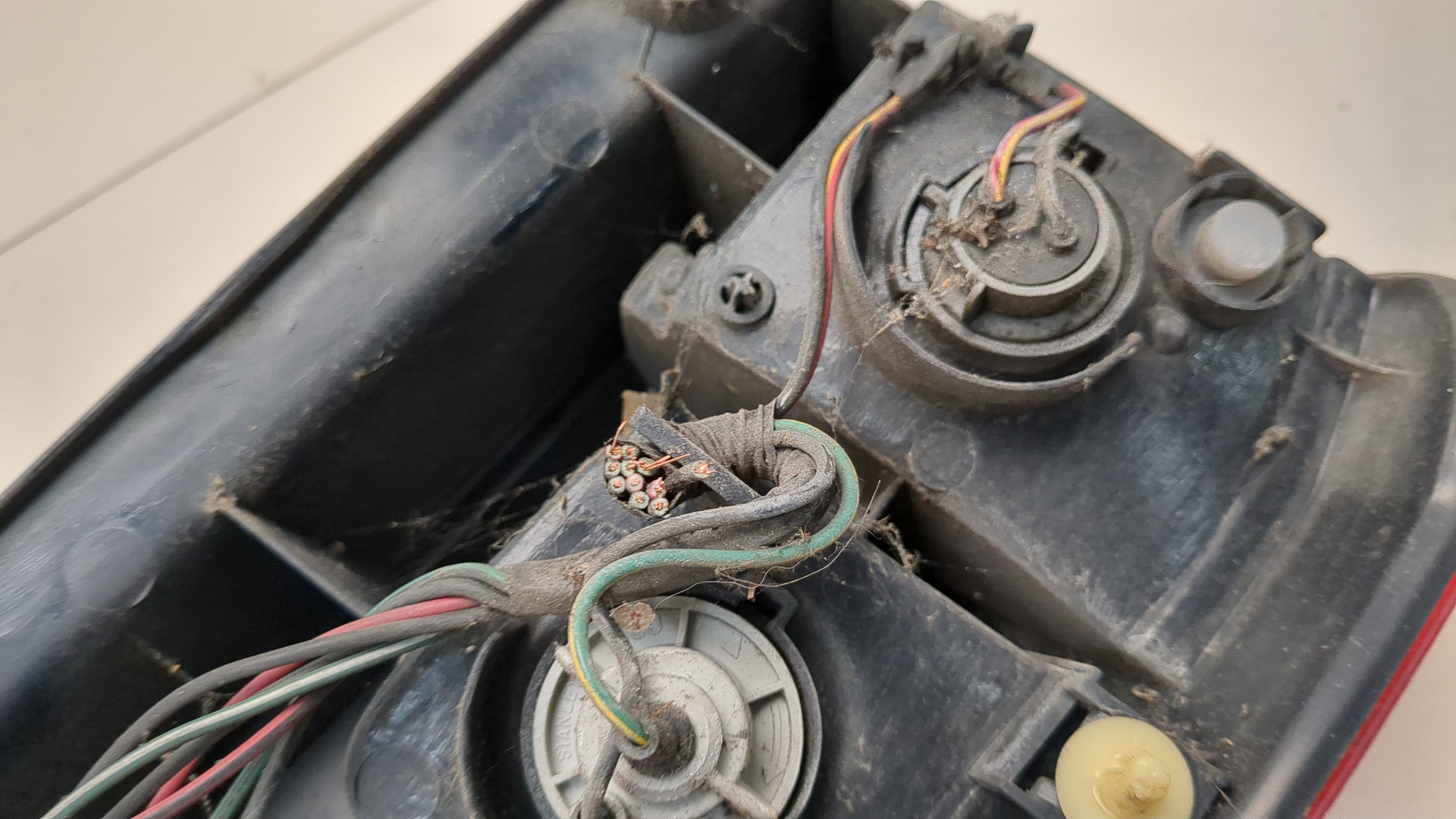 Фонарь задний правый