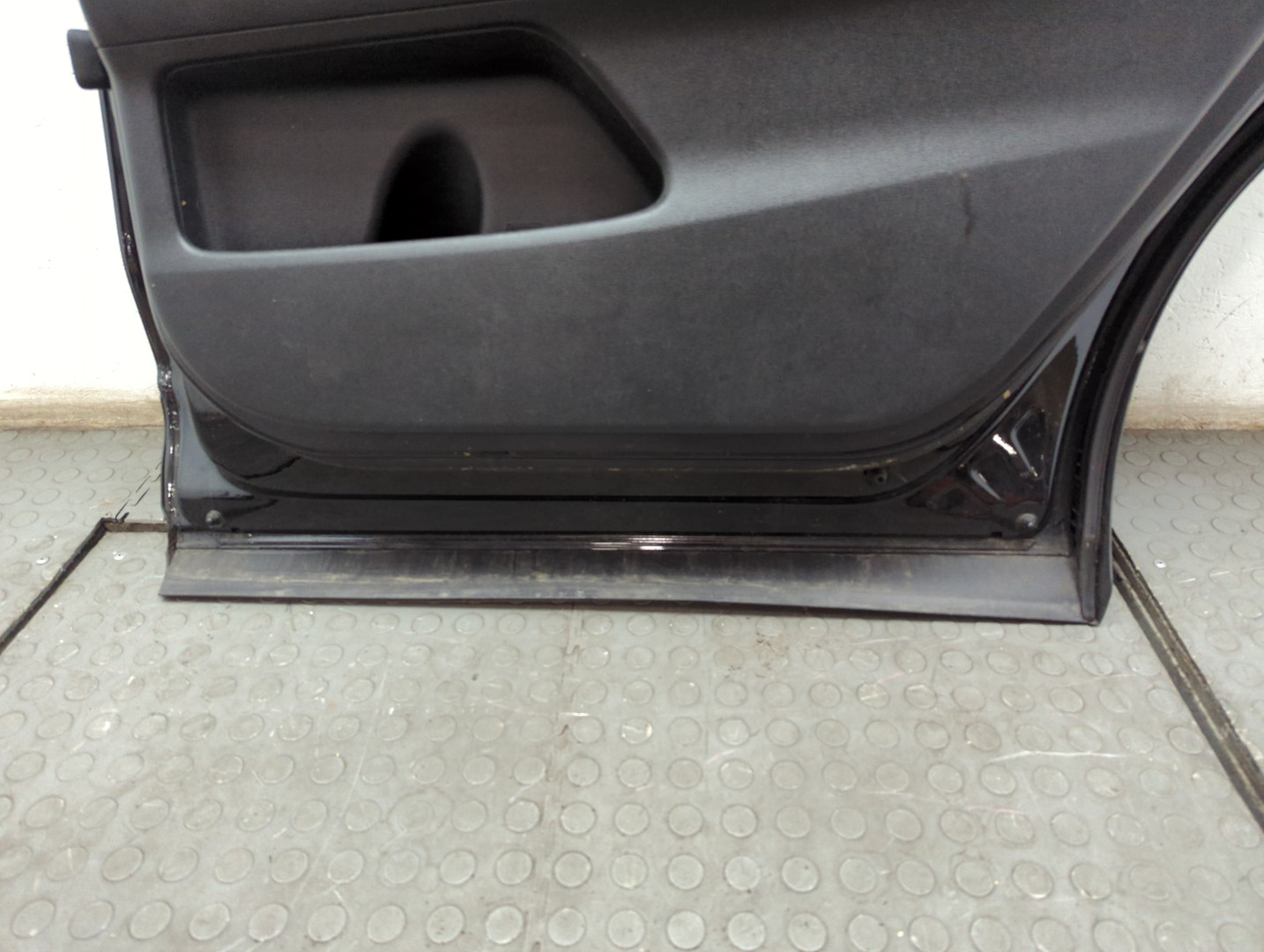 Дверь задняя правая