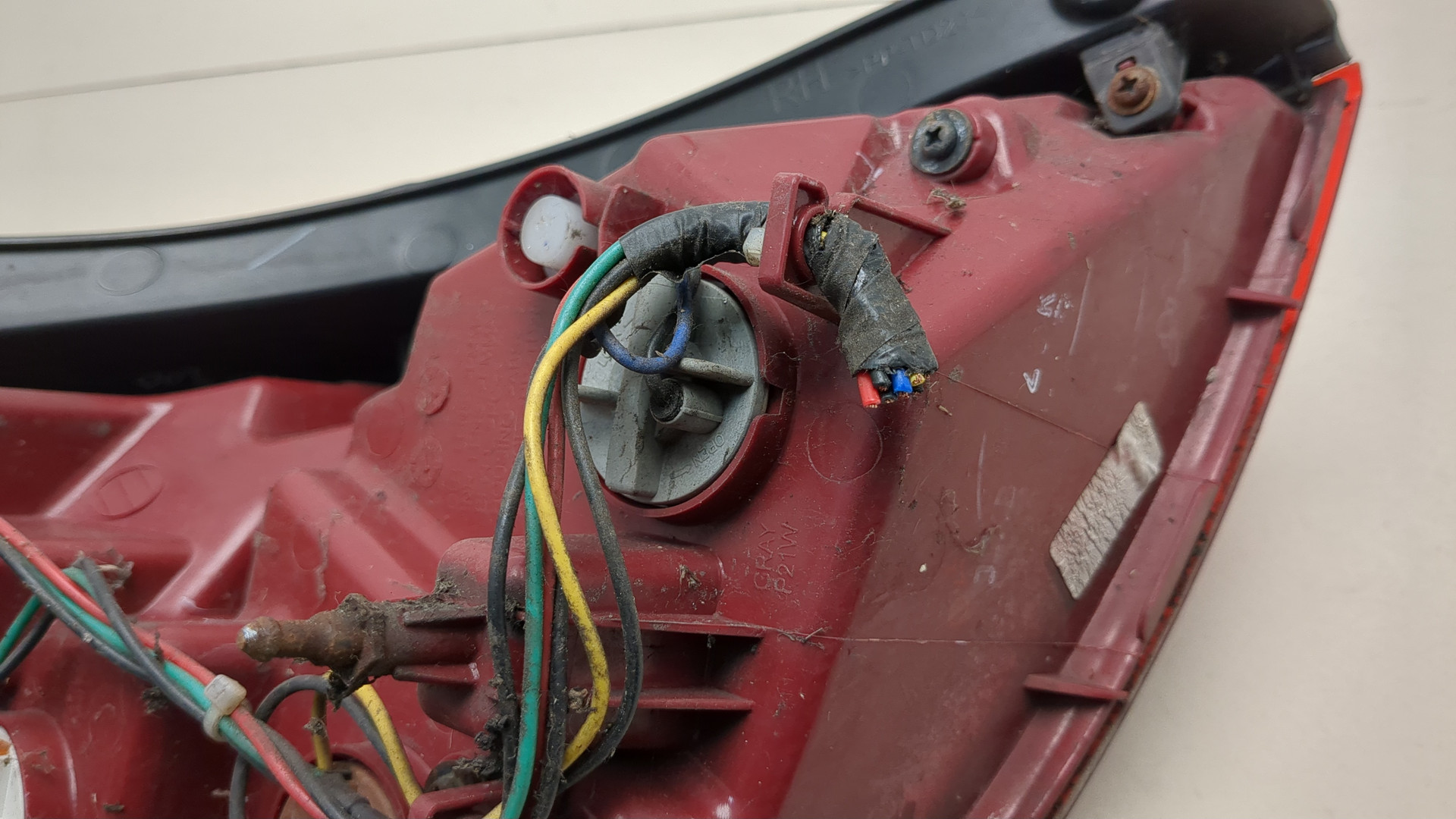 Фонарь задний правый