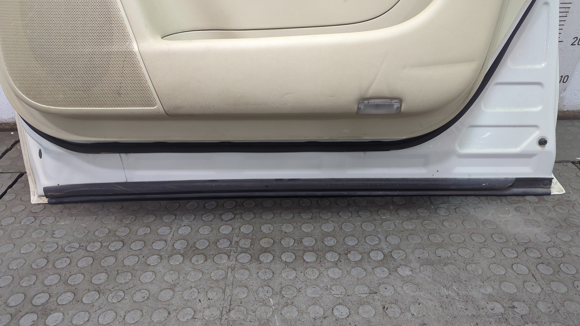 Дверь передняя правая