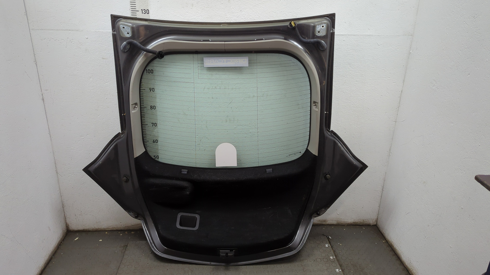 Дверь багажника