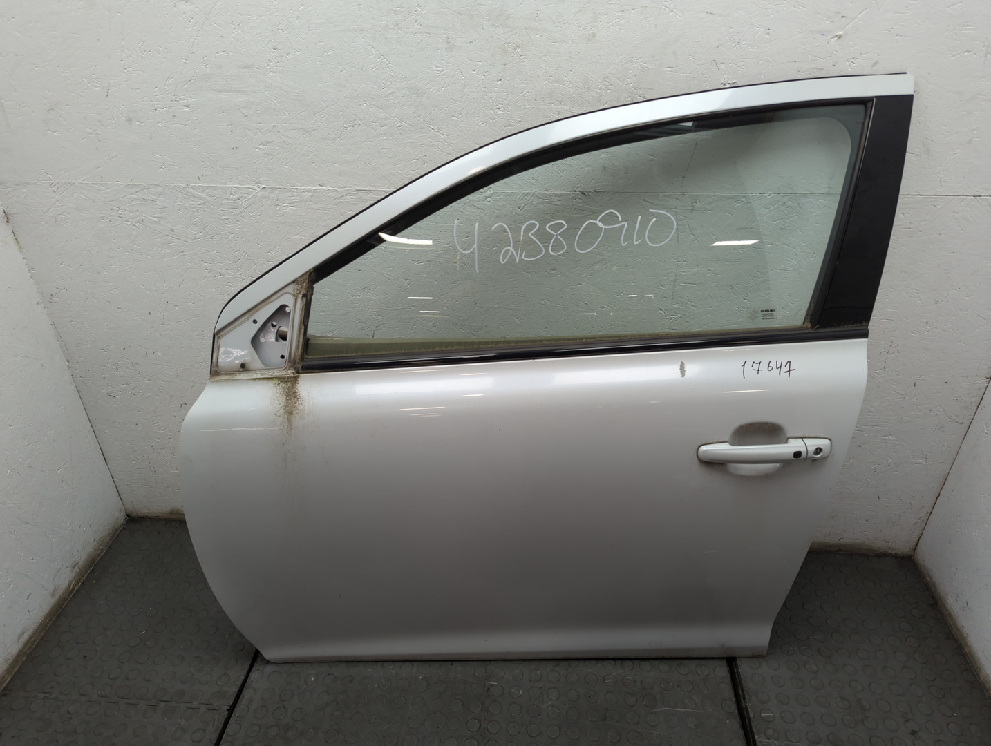 Дверь передняя левая