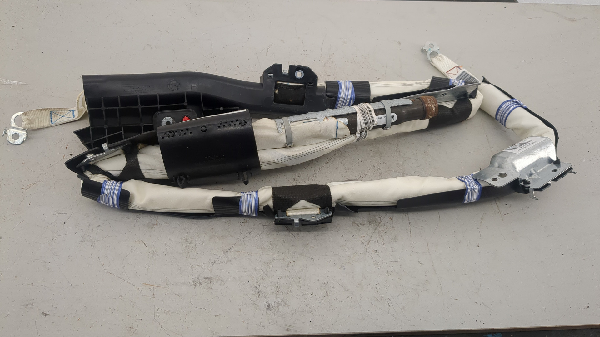 Подушка безопасности боковая (шторка)