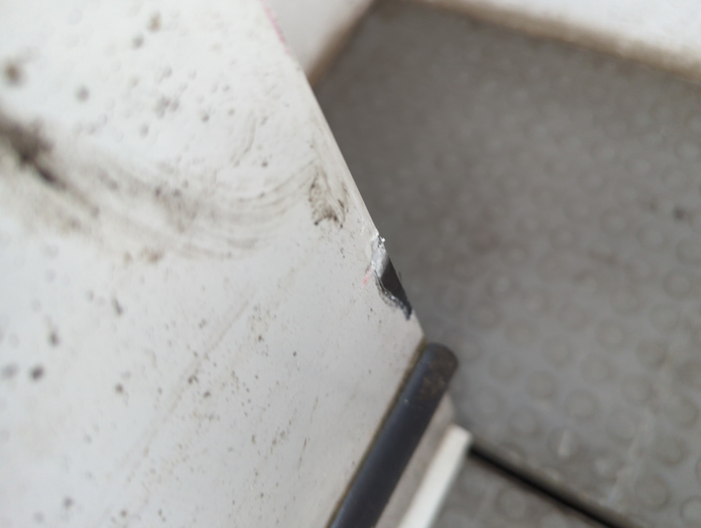 Дверь передняя левая