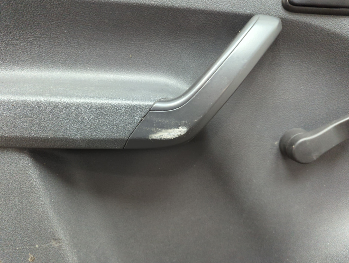 Дверь передняя левая