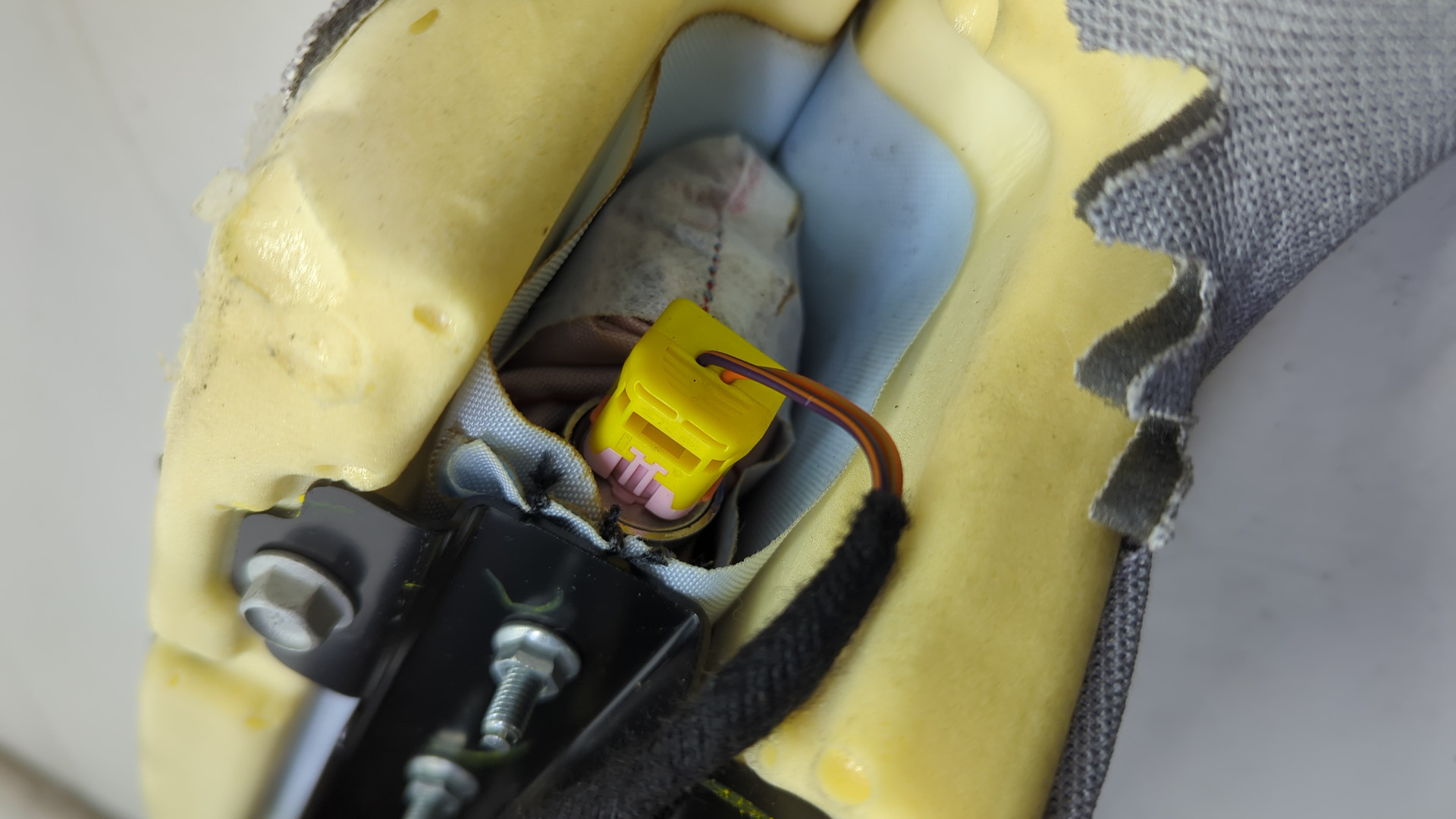 Подушка безопасности боковая (в сиденье)