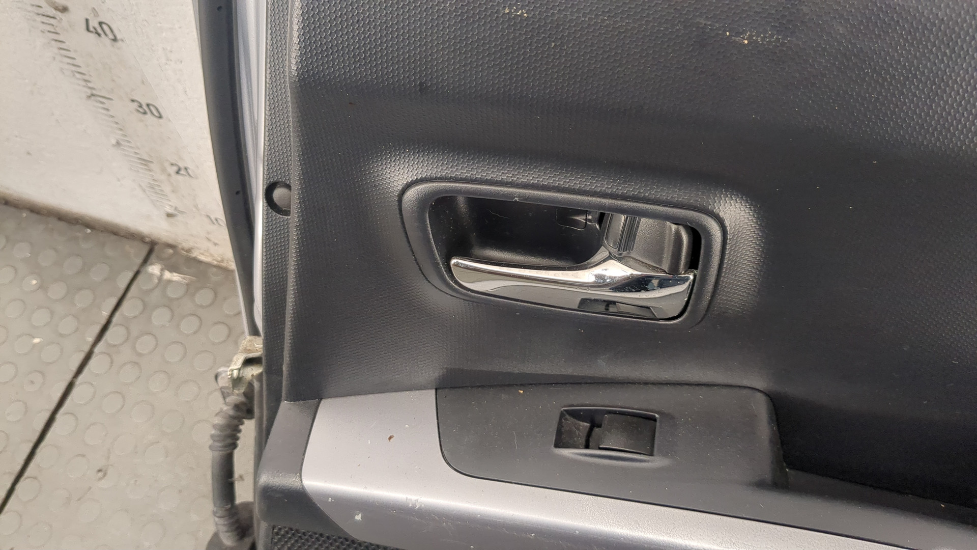 Дверь задняя правая