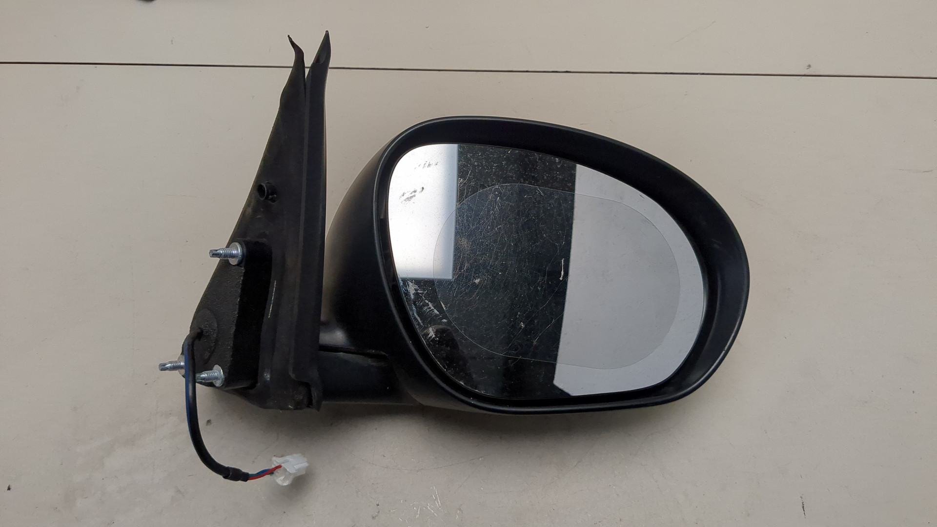 Зеркало правое электрическое