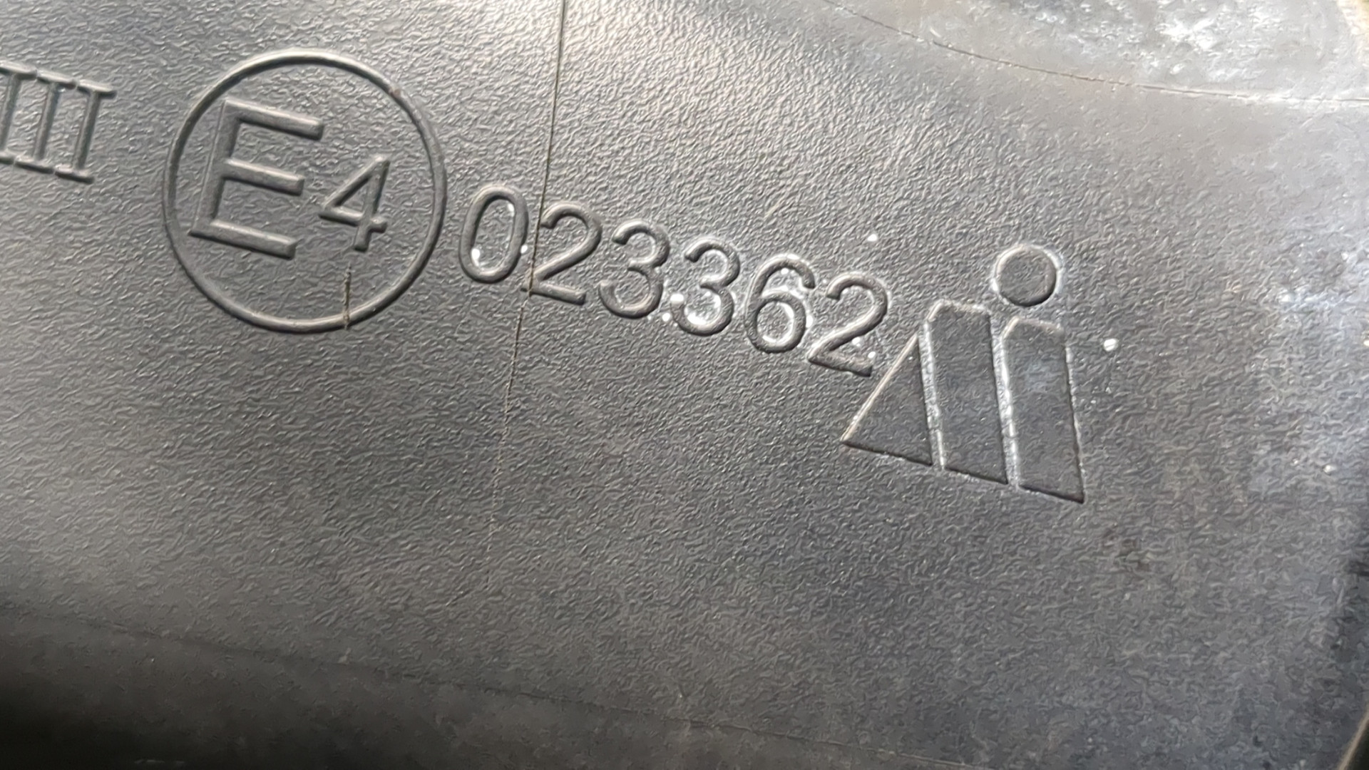 Зеркало правое электрическое