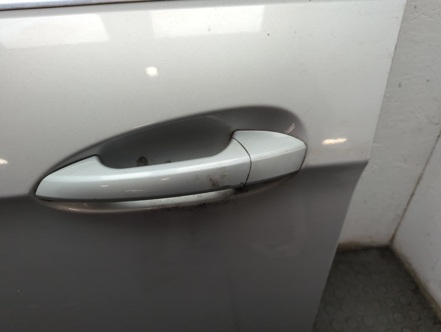 Дверь передняя левая