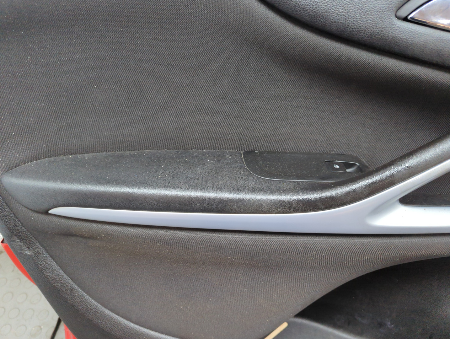 Дверь передняя левая