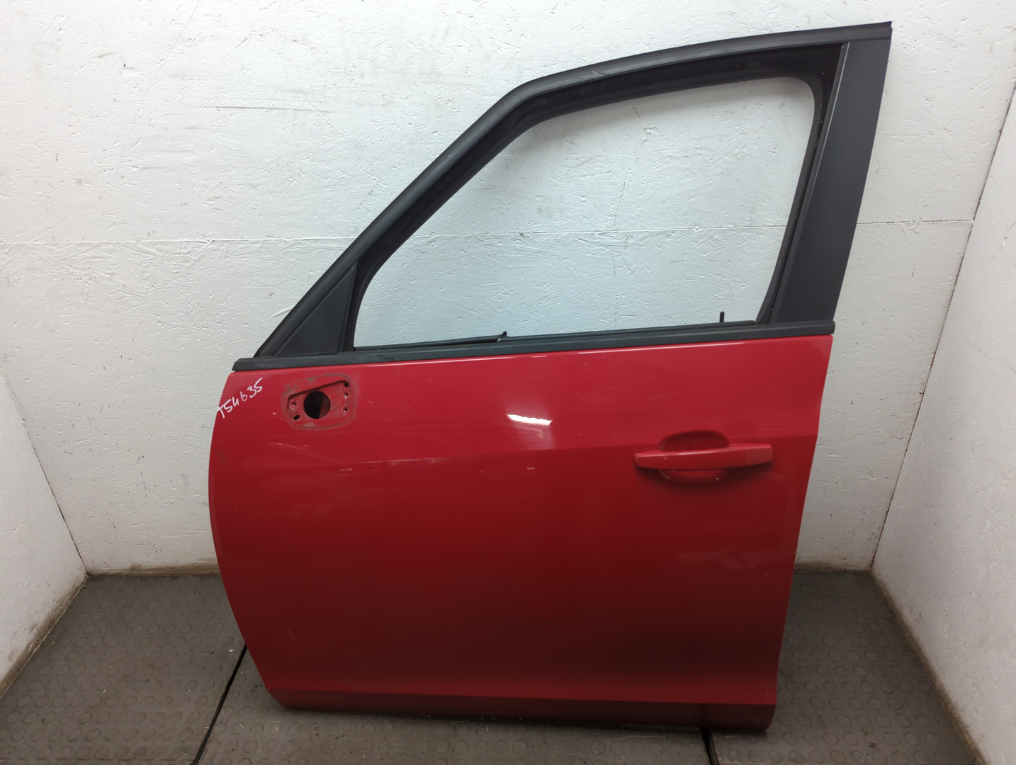 Дверь передняя левая